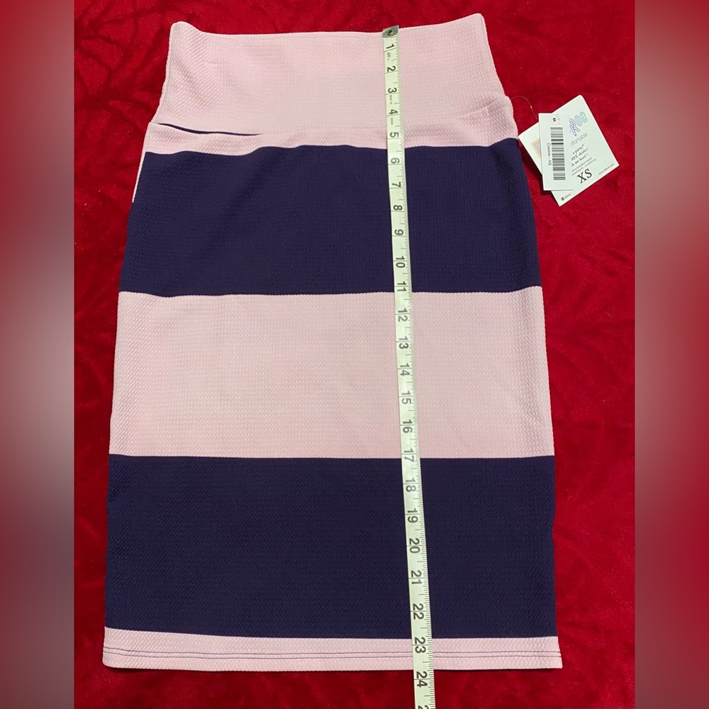 CLOSET CLEAR OUT ON ALL LULAROE MAKE AN OFFER BUNDLE NWT XS STRETCHY SLIMMING 😍